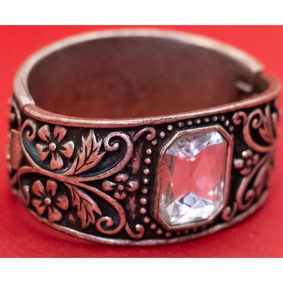 7 inch, Vintage Art Deco Clear Gem Silver Tone Floral Motif Hinge Bangle - FX9 - Picture 2 of 4